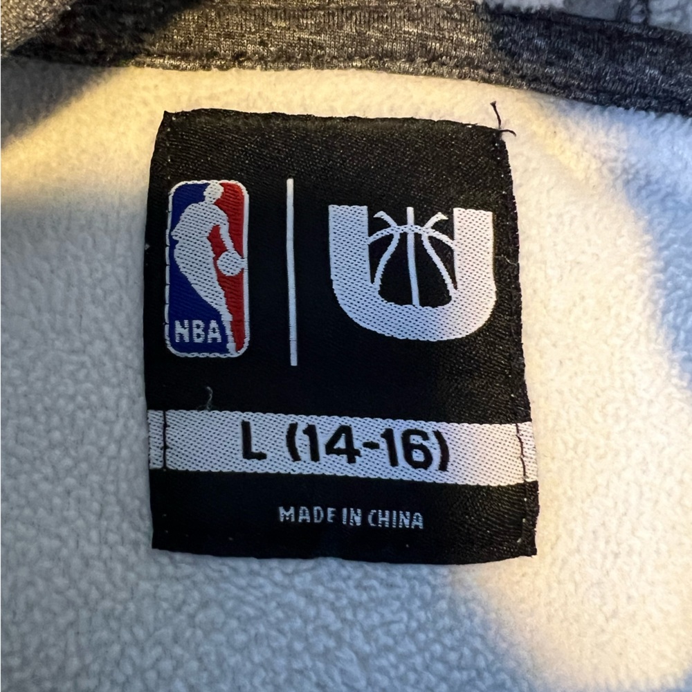 NBA Golden State Warriors Hooded Sweatshirt - Picture 3 of 4